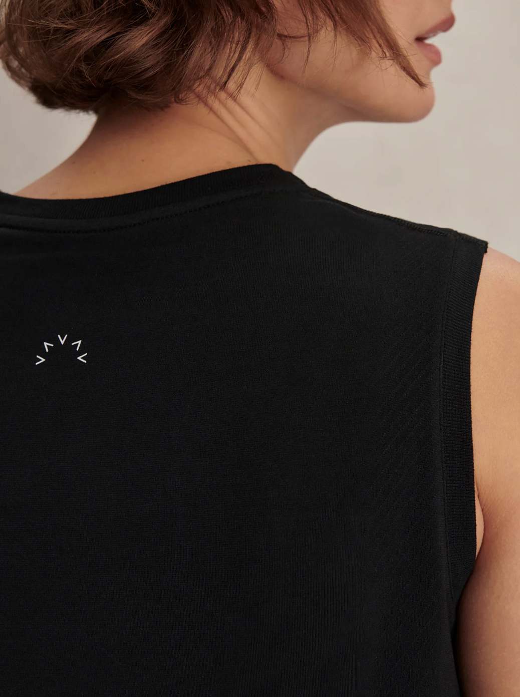 NATE CROPPED TANK BLACK