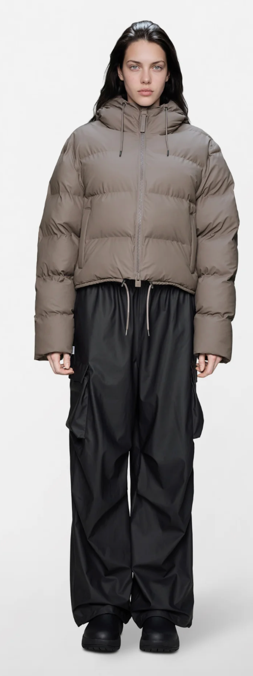 ALTA PUFFER SHORT CINDER