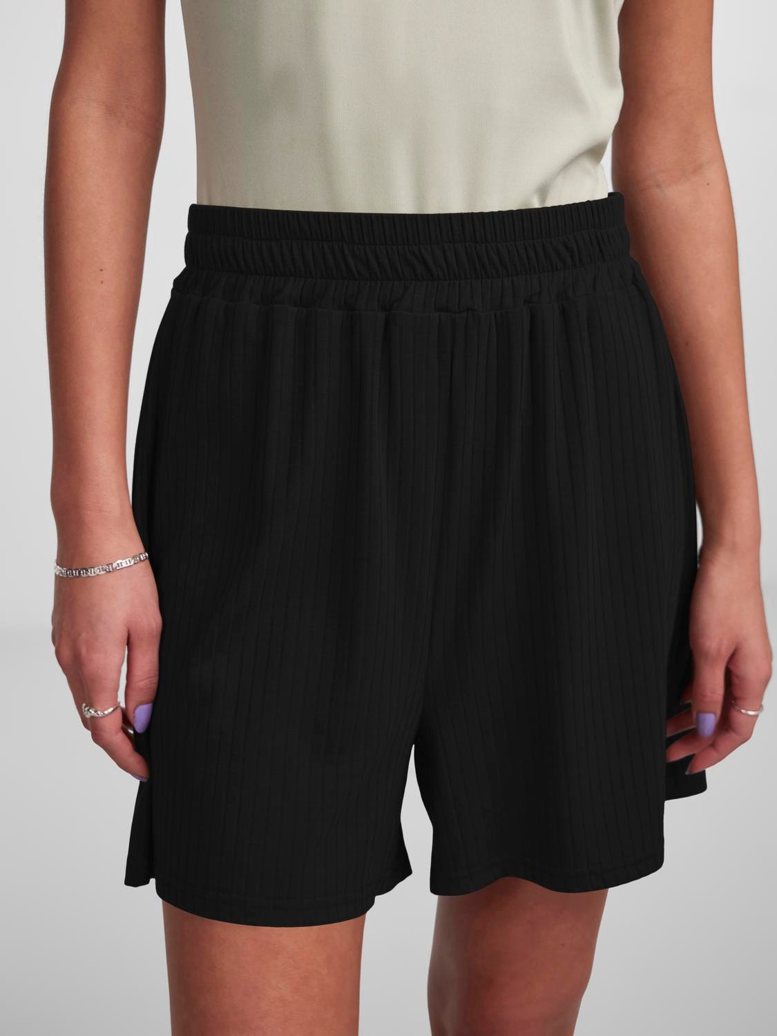 KYLIE SHORTS BLACK