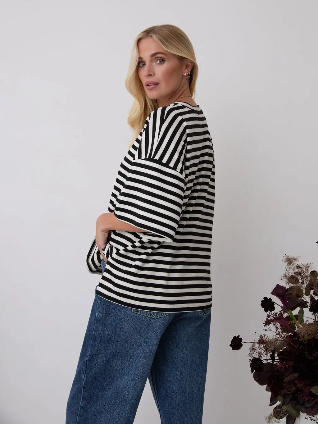 SARA SUPER SOFT STRIPE TEE BLACK WHITE