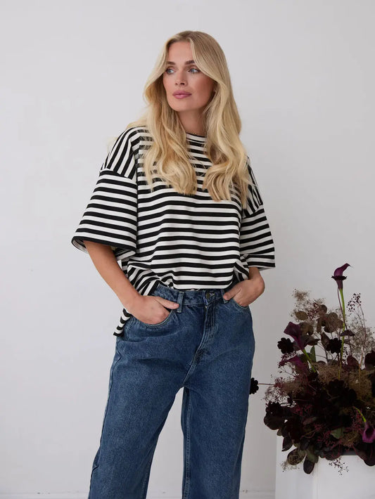 SARA SUPER SOFT STRIPE TEE BLACK WHITE