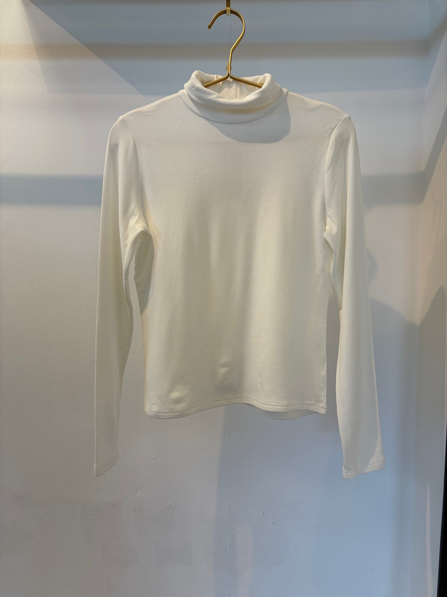 IVY TURTLE NECK BASIC WHITE
