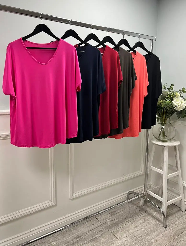 V NECK OSZ TOP BLACK