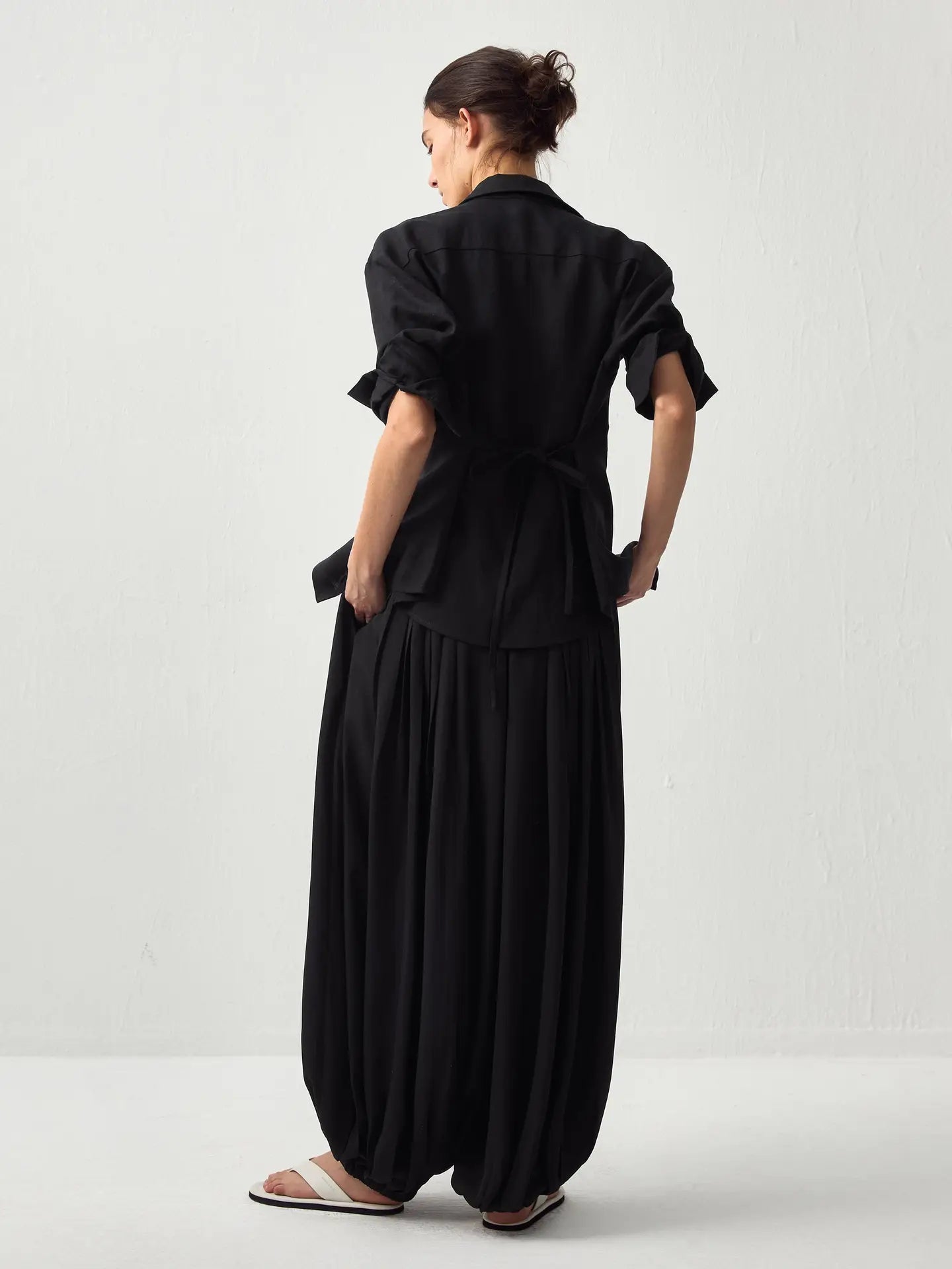 PLEATED BALLOON PANTS BLACK
