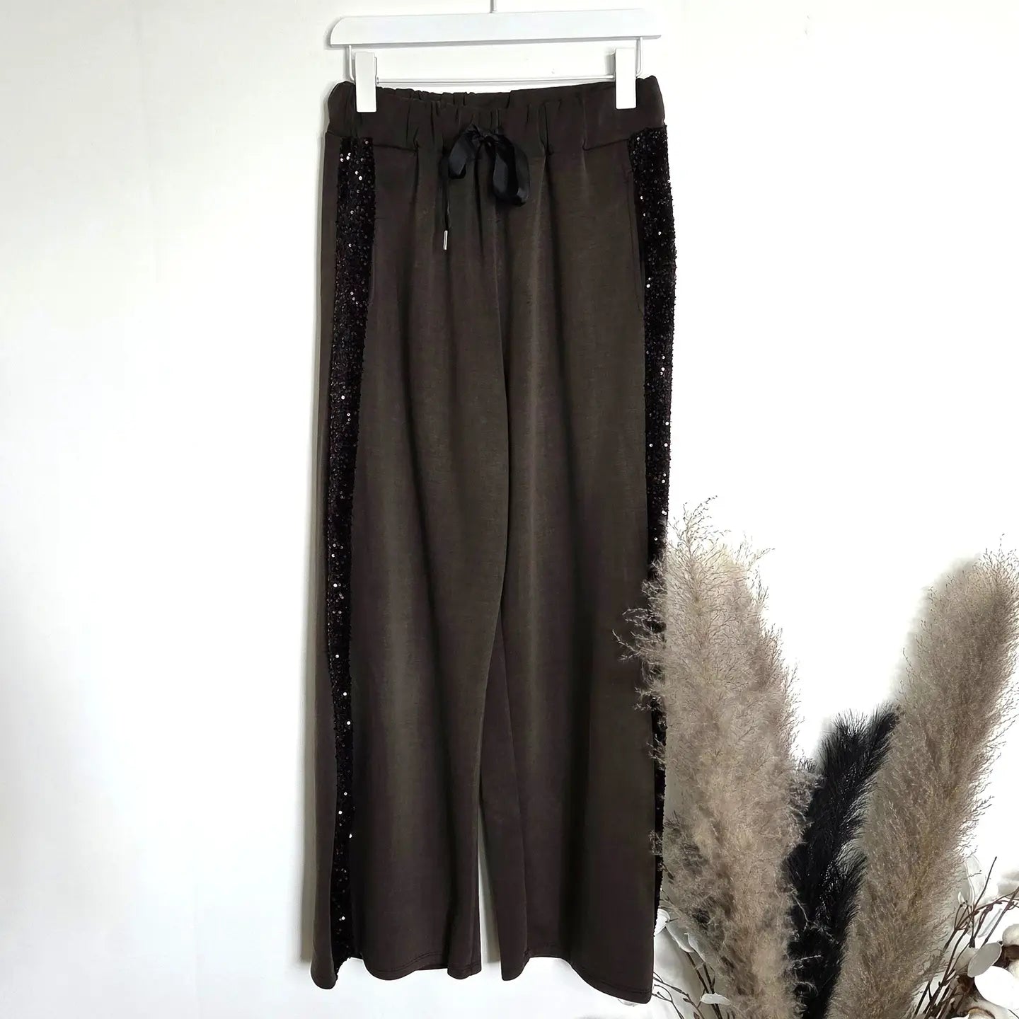 RIONA SCUBA TROUSER CHOCOLATE SEQUIN