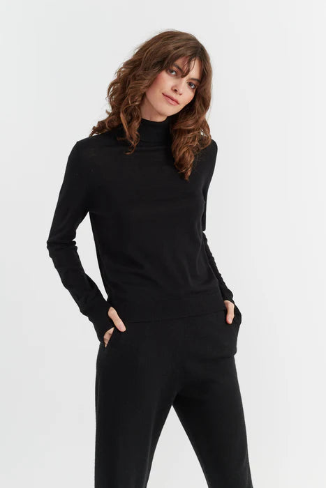 PURE MERINO ROLLNECK BLACK