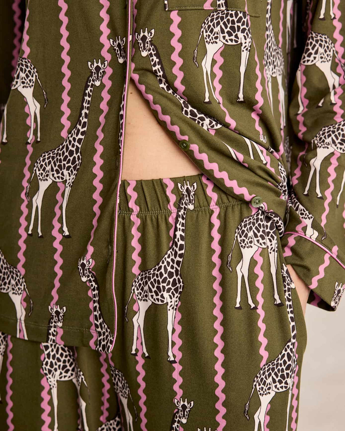SOFT WAVY STRIPE GIRAFFE PYJAMA SET