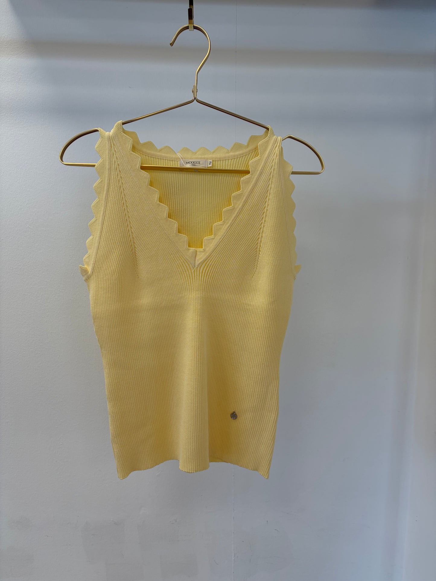 SCALLOPED KNIT VEST YELLOW