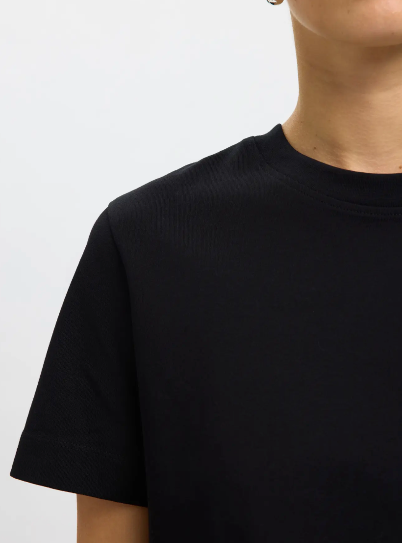 BOXY SHORT SLEEVE TEE BLACK