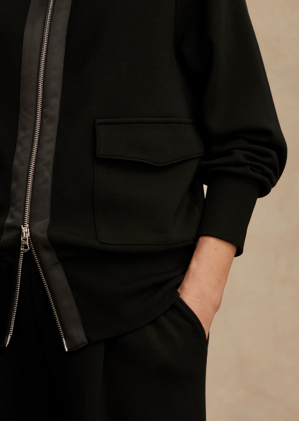 ROXBURY ZIP THROUGH BLACK