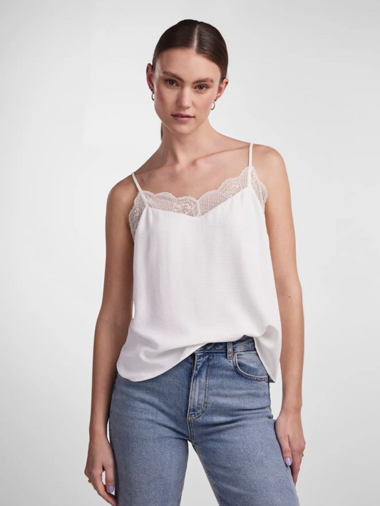 TIFFANY STRAP LACE CAMI CLOUD DANCER