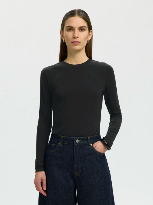 MANJA O NECK TOP BLACK LS