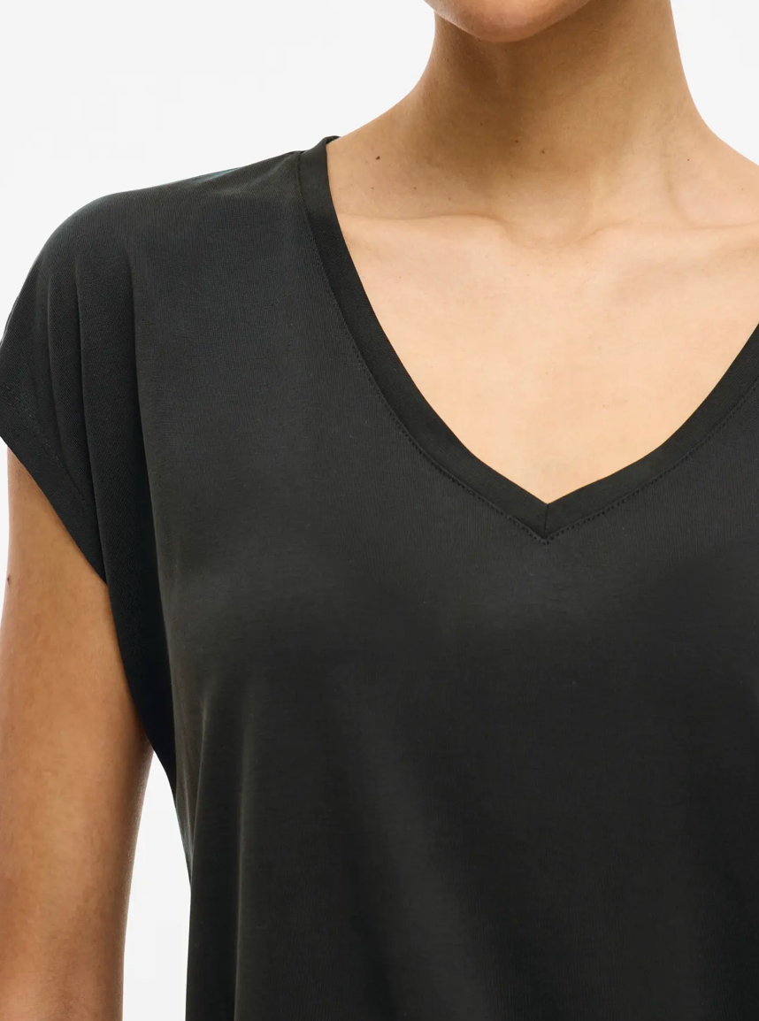 MODALA V NECK BLACK