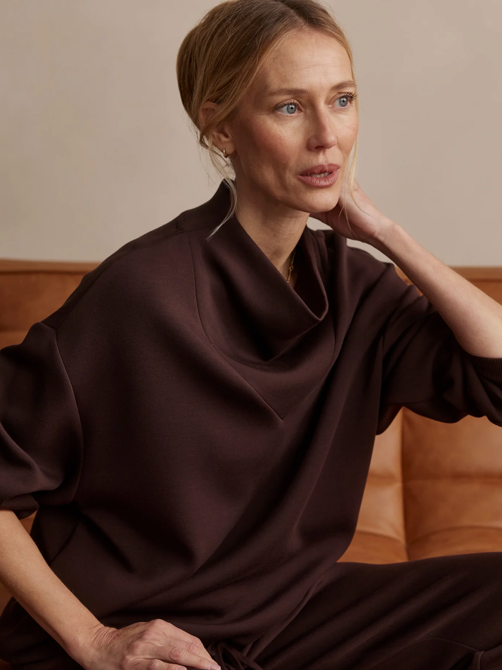 BETSY DOUBLESOFT SWEATER COFFEE BEAN