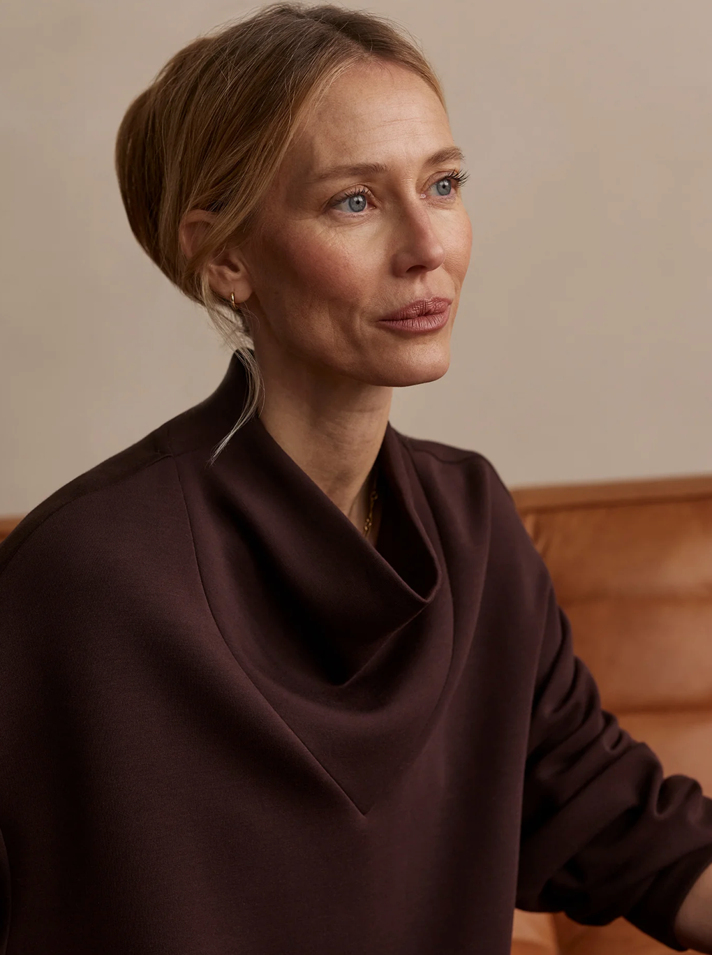 BETSY DOUBLESOFT SWEATER COFFEE BEAN