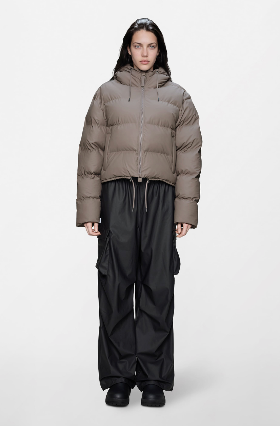 ALTA PUFFER SHORT CINDER