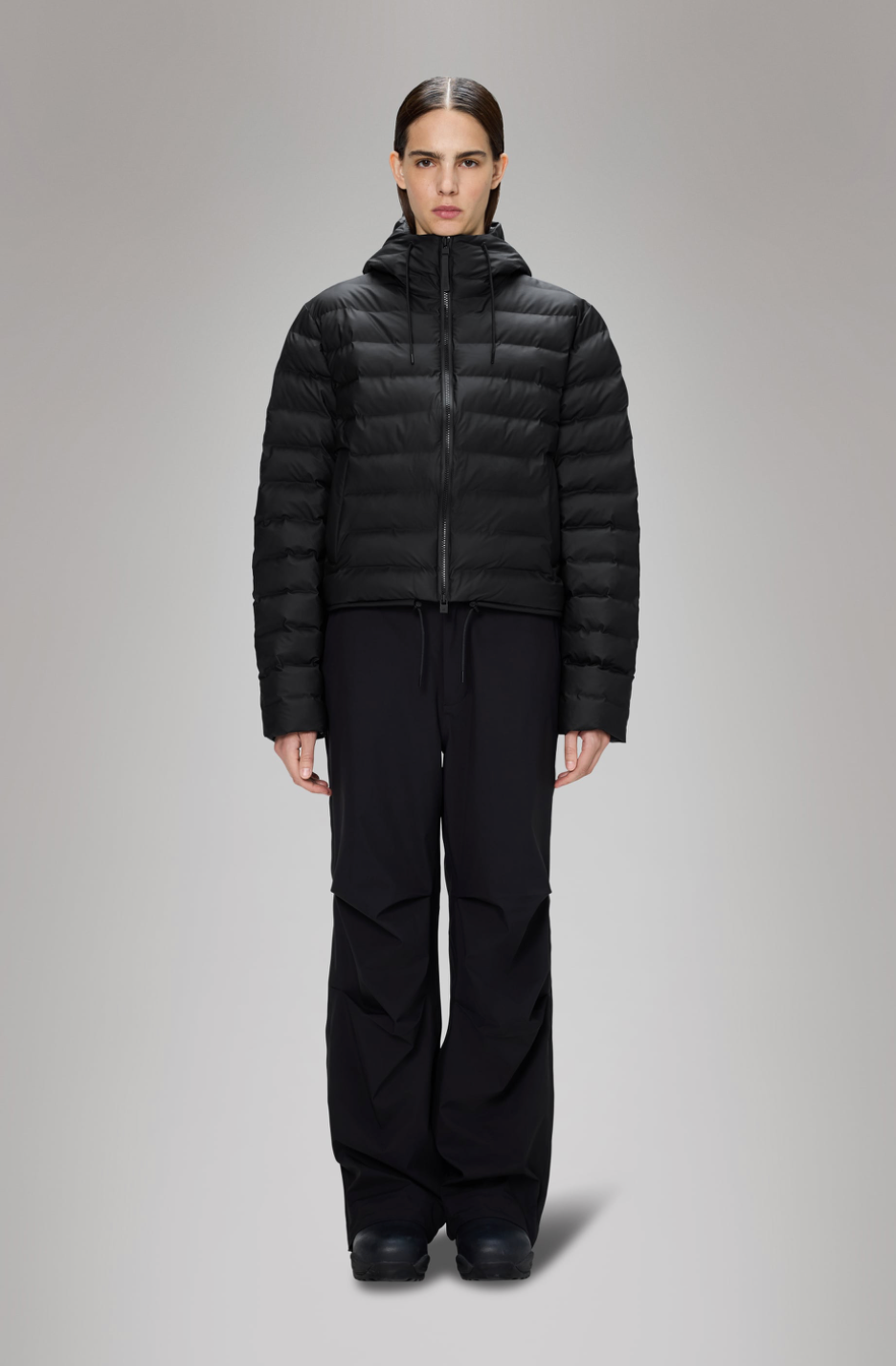 LOHJA SHORT PUFFER BLACK