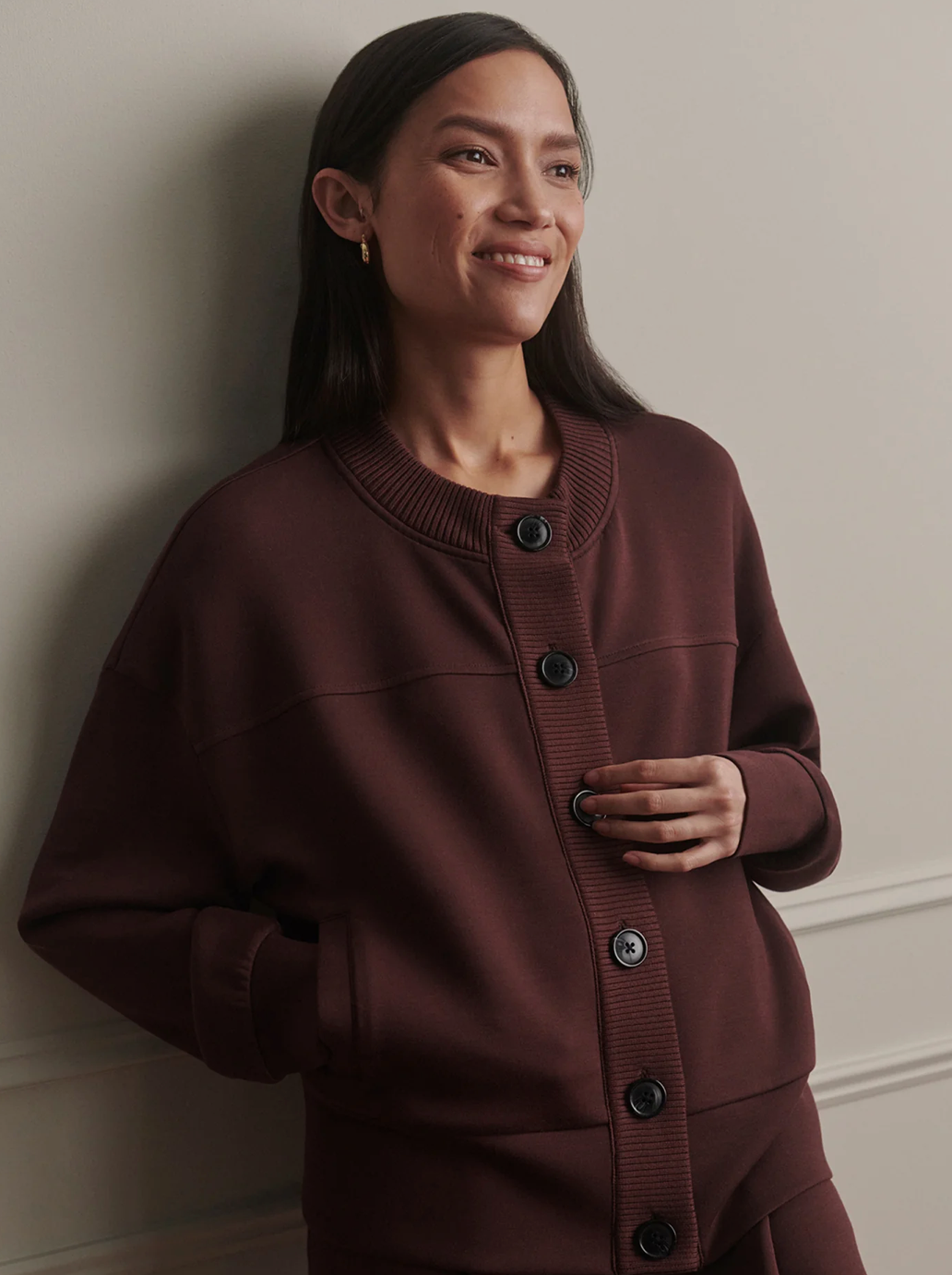OLWEN BUTTON SWEAT MAHOGANY