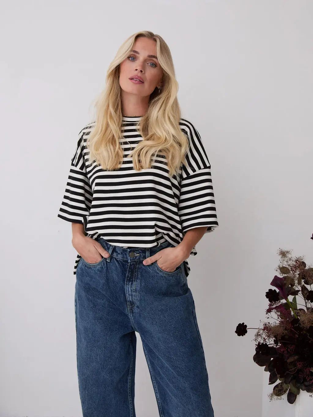 SARA SUPER SOFT STRIPE TEE BLACK WHITE
