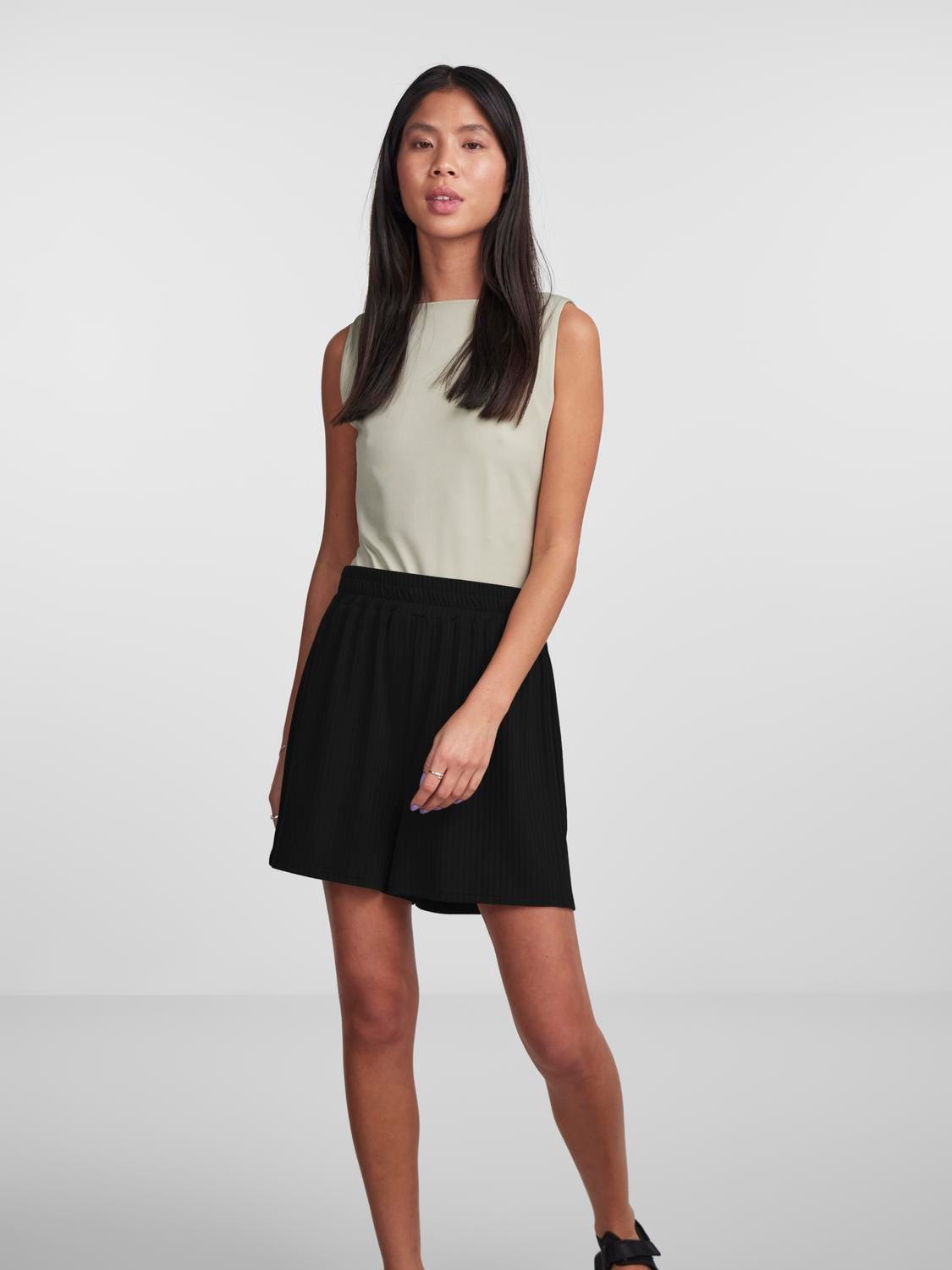 KYLIE SHORTS BLACK
