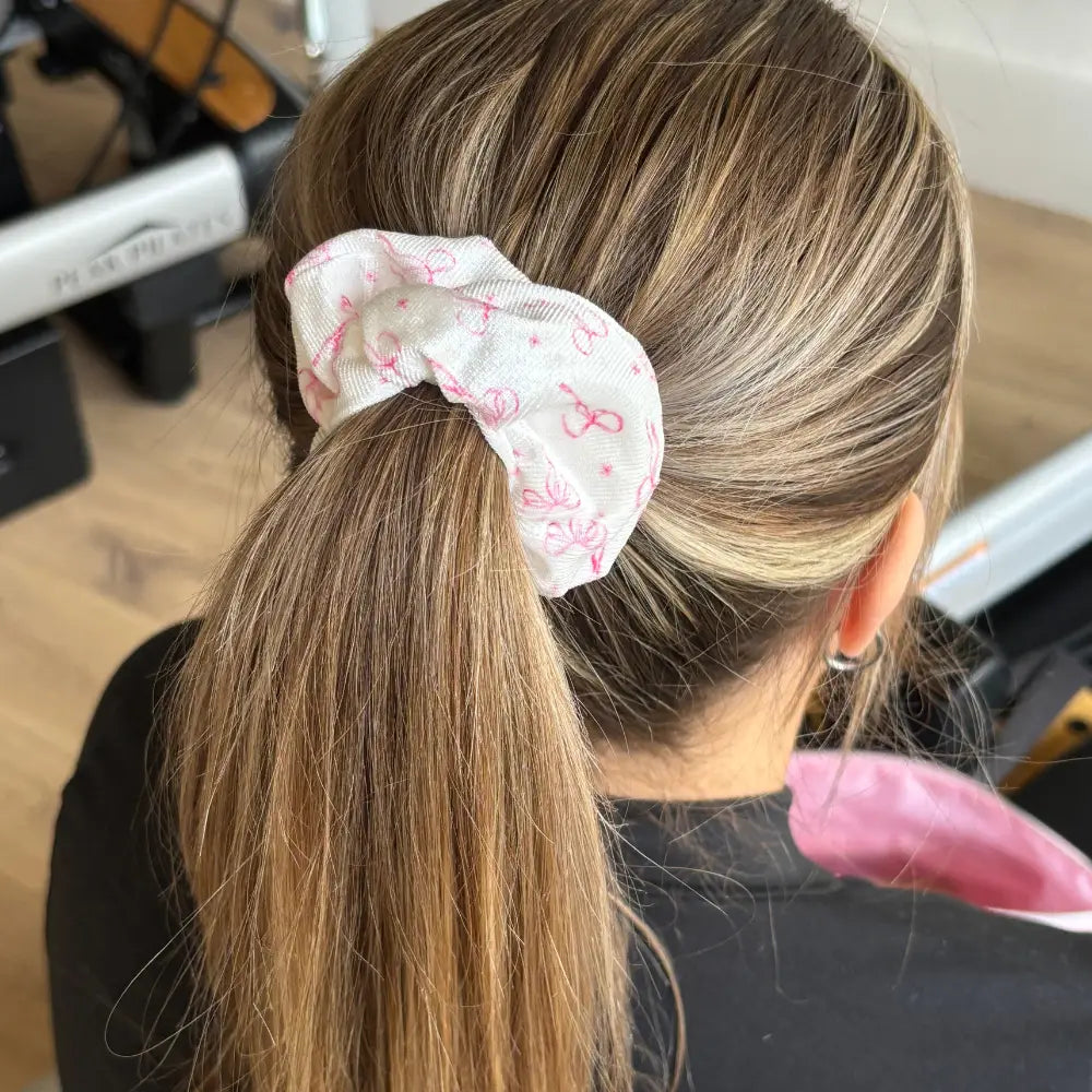 BOW SCRUNCHIE