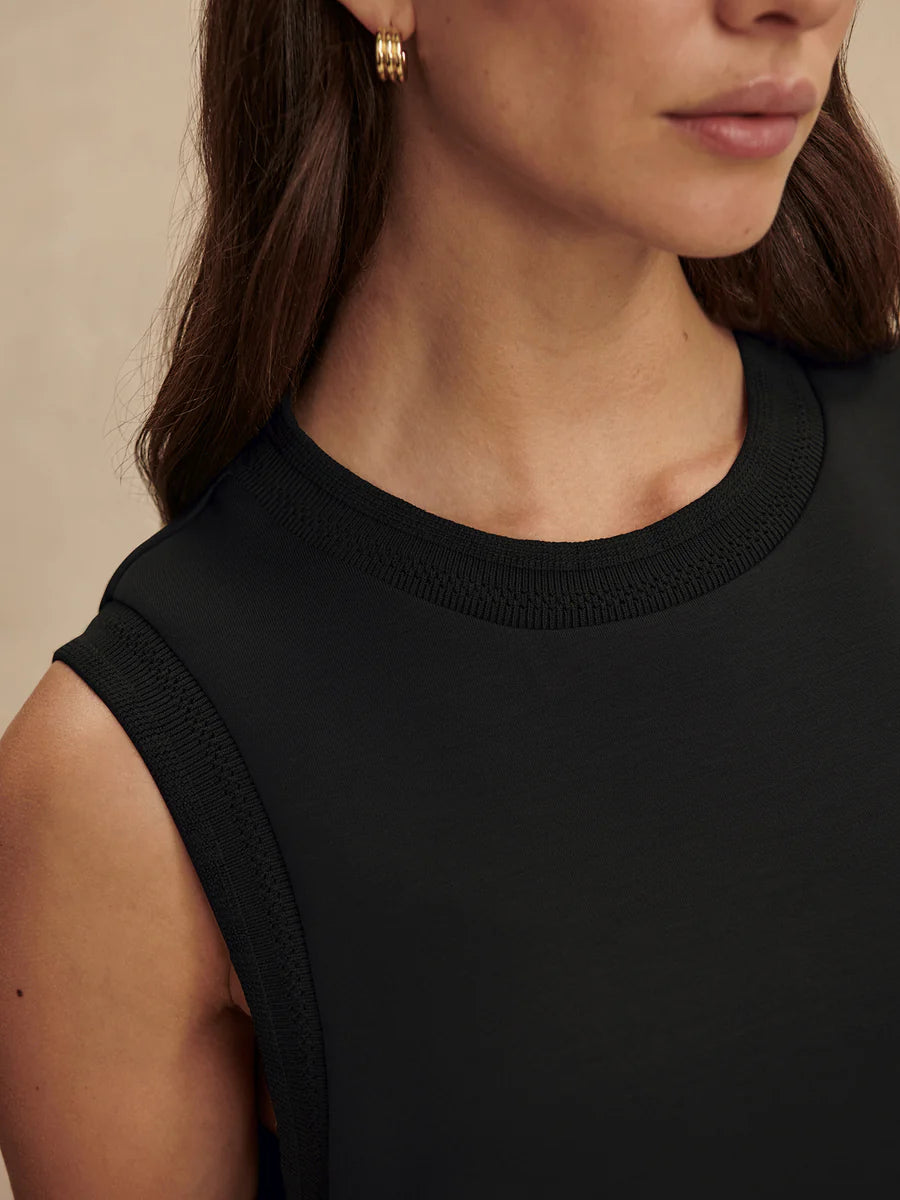 SHEA CROP TANK BLACK