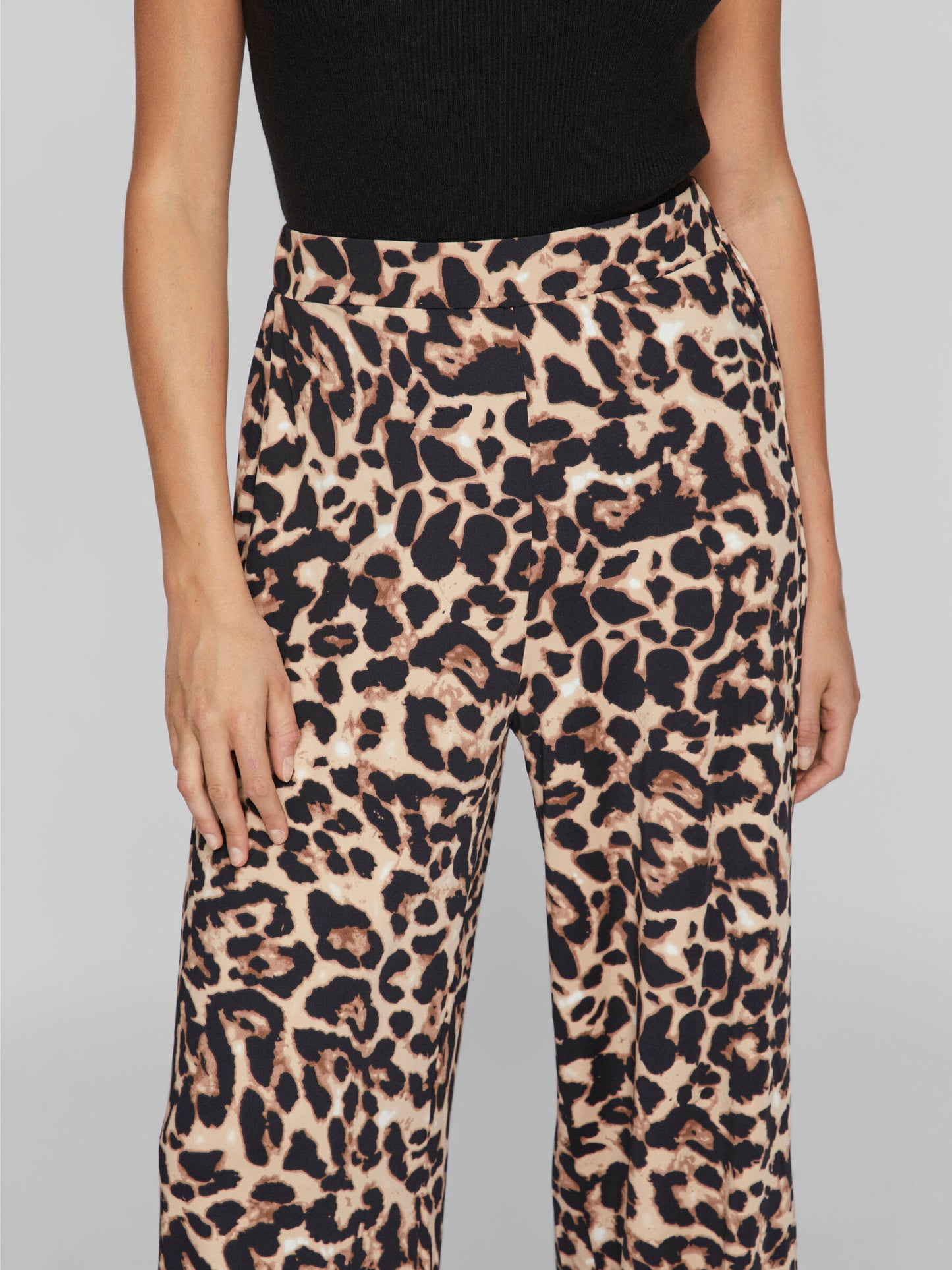 LEOA WIDE PANTS  BLACK LEO