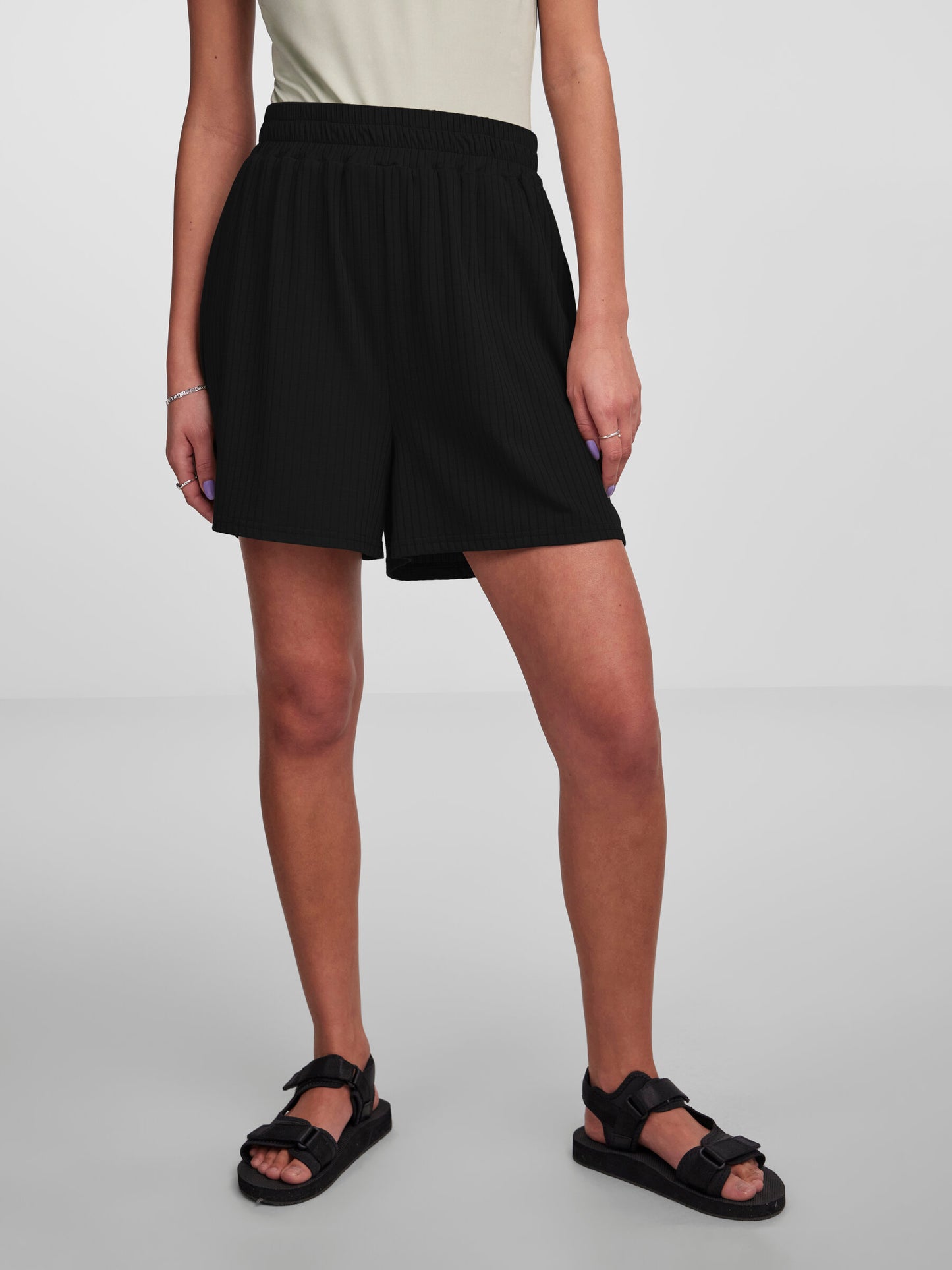 KYLIE SHORTS BLACK