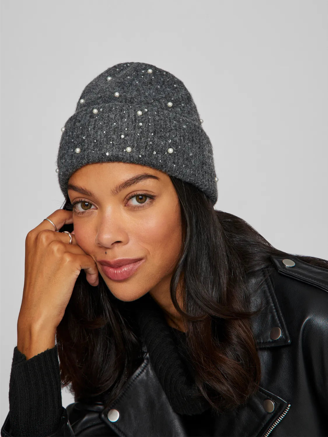 SUMMER PEARL BEANIE DARK GREY